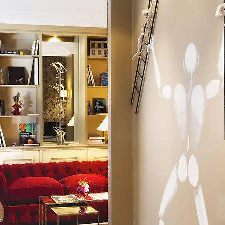 Des Académies Et Des Arts Hotel 4*