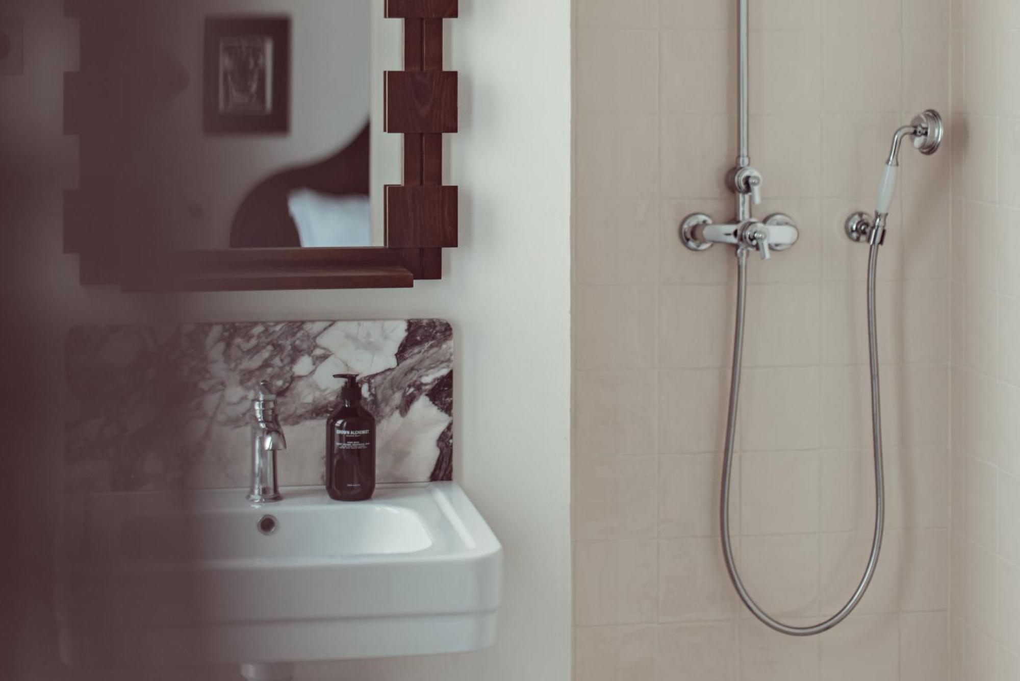 Hotel Des Academies Et Des Arts 4*