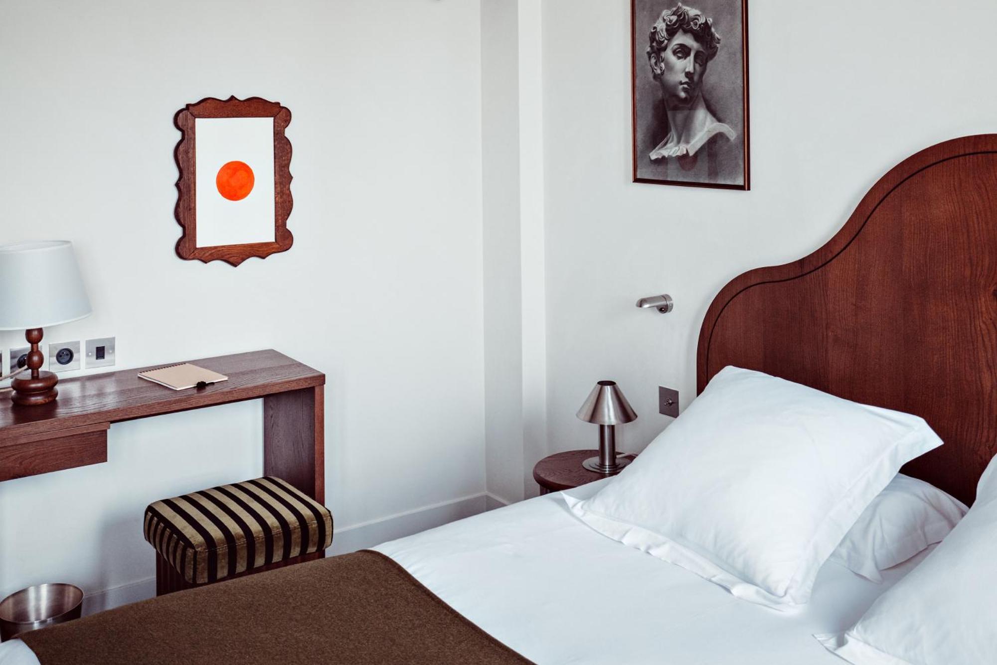 Des Academies Et Des Arts 4*