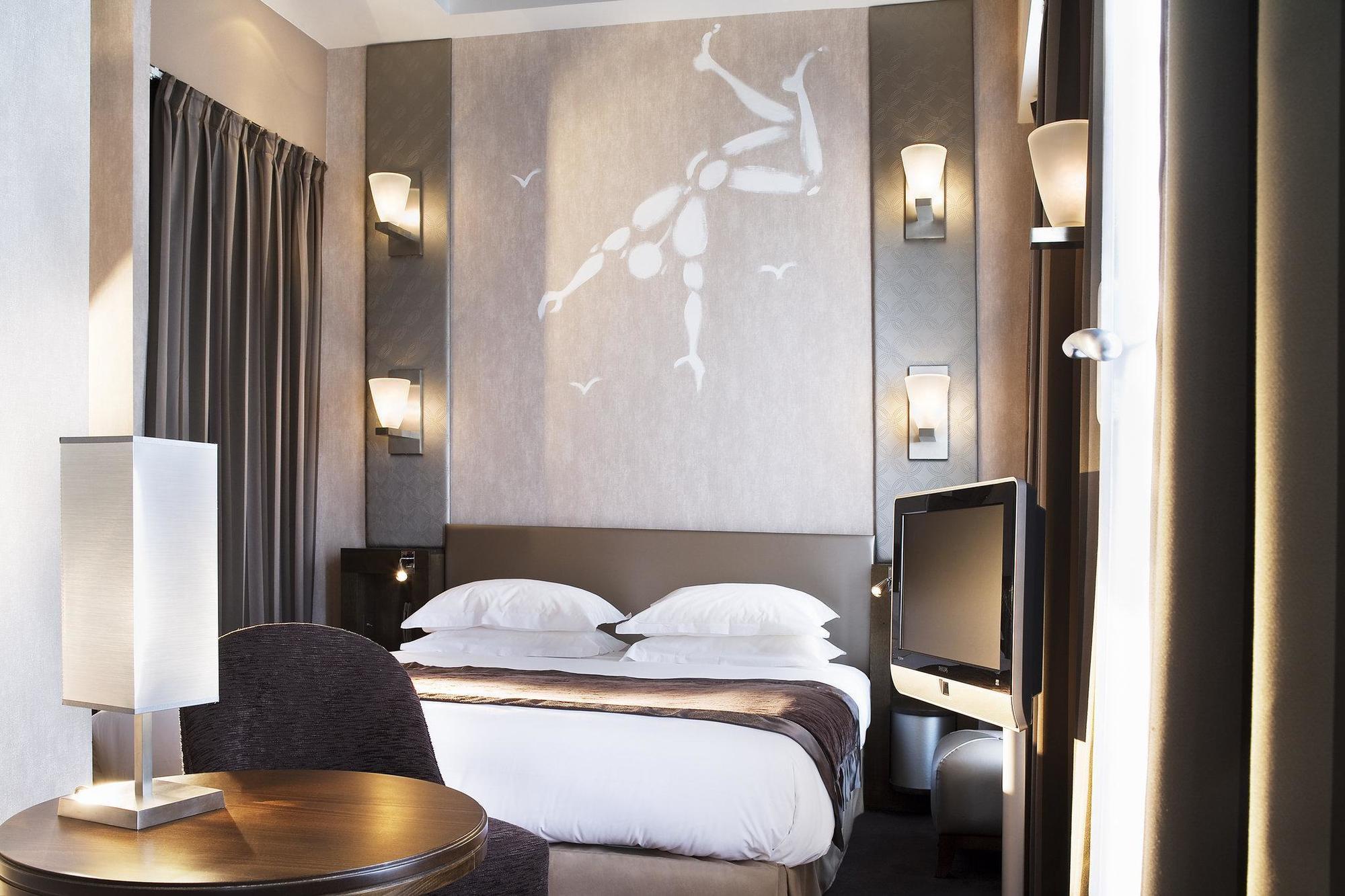 Des Academies Et Des Arts Hotel 4*